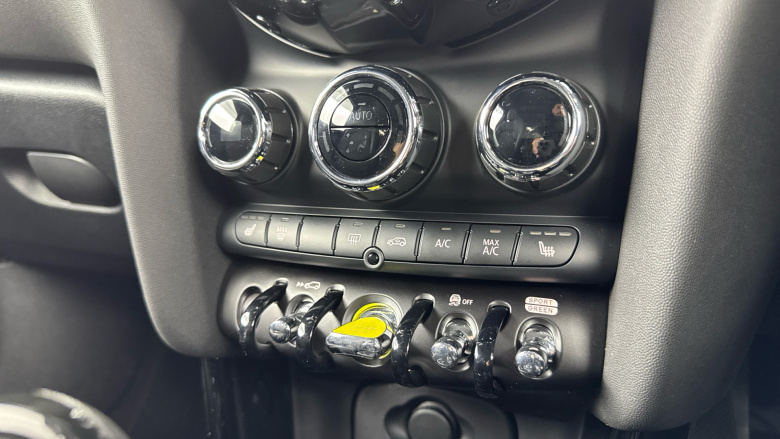 MINI Hatchback 135kW Cooper S Level 2 33kWh 3dr Auto Electric Hatchback